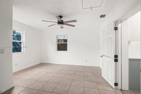 House in Pompano Beach, Florida 2 bedrooms, 103.77 sq.m. № 2048424 - photo 13