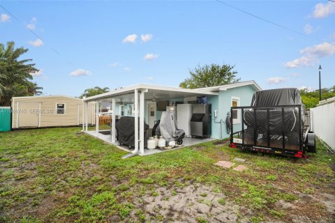 House in Pompano Beach, Florida 2 bedrooms, 103.77 sq.m. № 2048424 - photo 20