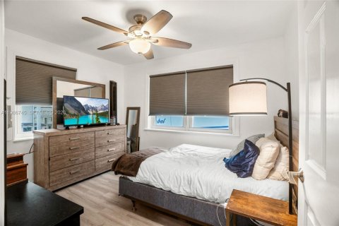 House in Pompano Beach, Florida 2 bedrooms, 103.77 sq.m. № 2048424 - photo 17