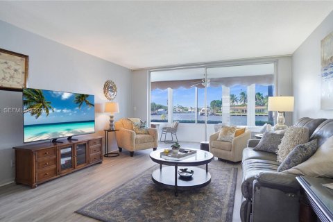Copropriété à vendre à Pompano Beach, Floride: 1 chambre, 78.97 m2 № 2436113 - photo 13