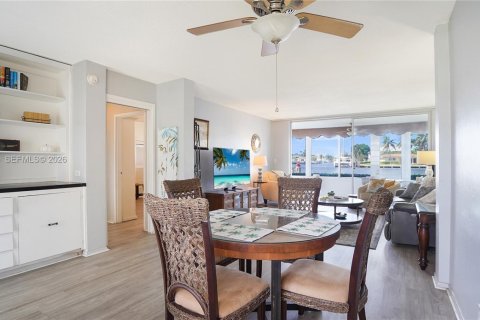 Copropriété à vendre à Pompano Beach, Floride: 1 chambre, 78.97 m2 № 2436113 - photo 17