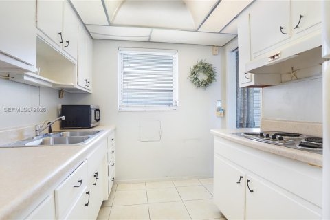 Copropriété à vendre à Pompano Beach, Floride: 1 chambre, 78.97 m2 № 2436113 - photo 28