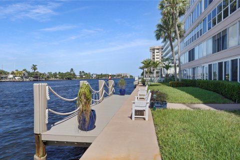 Copropriété à vendre à Pompano Beach, Floride: 1 chambre, 78.97 m2 № 2436113 - photo 10