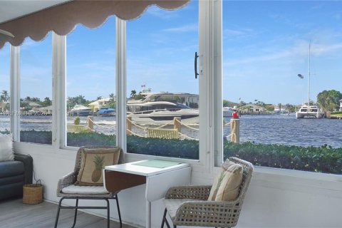 Copropriété à vendre à Pompano Beach, Floride: 1 chambre, 78.97 m2 № 2436113 - photo 4