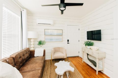 Apartamento en alquiler en Saint Petersburg, Florida, 1 dormitorio, 55.74 m2 № 1870156 - foto 2