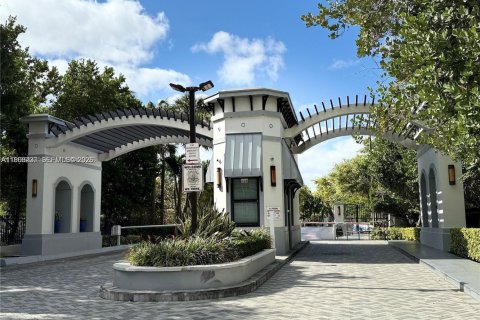 Townhouse in Sunny Isles Beach, Florida 3 bedrooms, 210.42 sq.m. № 2028090