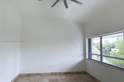 Купить таунхаус в Санни-Айлс-Бич, Флорида 3 спальни, 210.42м2, № 2028090 - фото 22