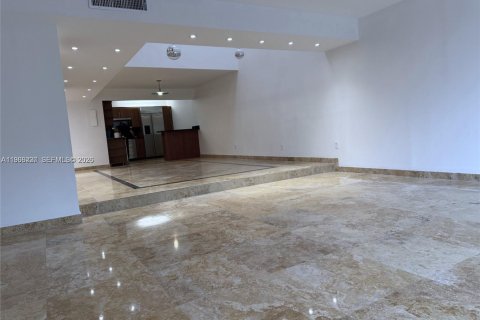 Купить таунхаус в Санни-Айлс-Бич, Флорида 3 спальни, 210.42м2, № 2028090 - фото 6