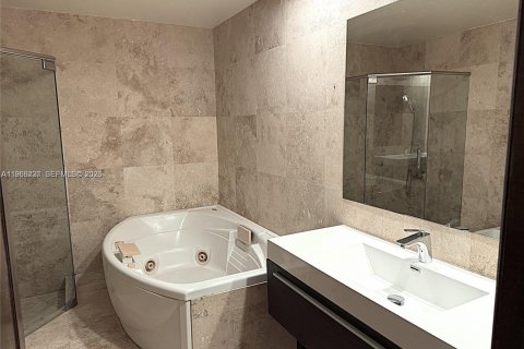 Купить таунхаус в Санни-Айлс-Бич, Флорида 3 спальни, 210.42м2, № 2028090 - фото 25