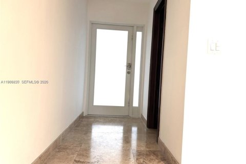 Купить таунхаус в Санни-Айлс-Бич, Флорида 3 спальни, 210.42м2, № 2028090 - фото 4