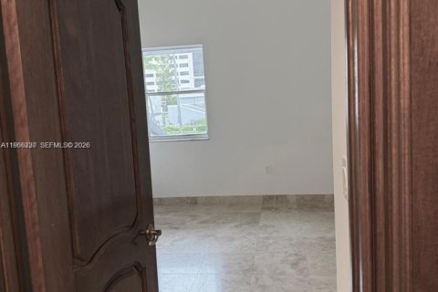 Купить таунхаус в Санни-Айлс-Бич, Флорида 3 спальни, 210.42м2, № 2028090 - фото 29