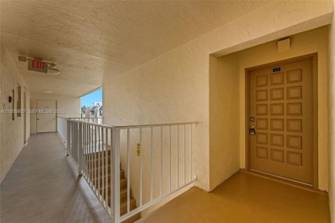 Condominio en venta en Miami, Florida, 1 dormitorio, 75.16 m2 № 2020002 - foto 4
