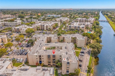 Condominio en venta en Miami, Florida, 1 dormitorio, 75.16 m2 № 2020002 - foto 20