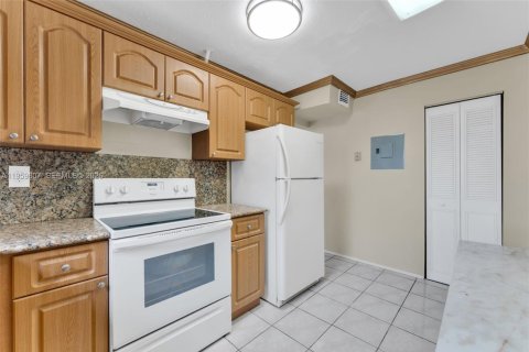 Condominio en venta en Miami, Florida, 1 dormitorio, 75.16 m2 № 2020002 - foto 14