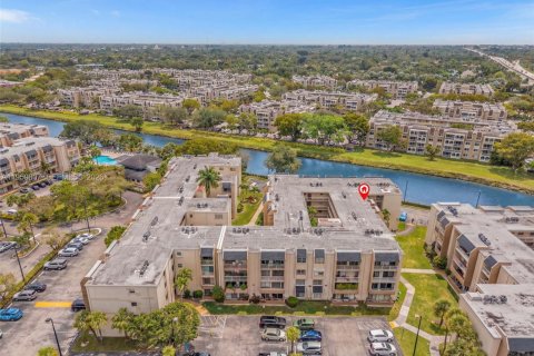 Condominio en venta en Miami, Florida, 1 dormitorio, 75.16 m2 № 2020002 - foto 19