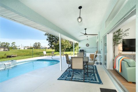 House in Rotonda, Florida 3 bedrooms, 152.73 sq.m. № 1827324 - photo 17