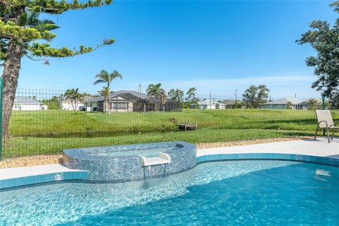House in Rotonda, Florida 3 bedrooms, 152.73 sq.m. № 1827324 - photo 21