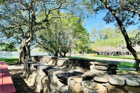 Condo in Davie, Florida, 2 bedrooms  № 1047945 - photo 1