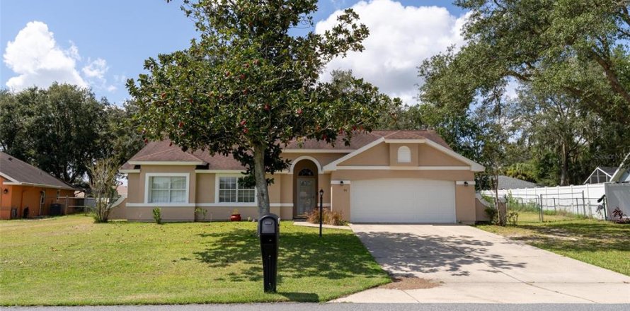 House in Ocala, Florida 3 bedrooms, 164.72 sq.m. № 1914619