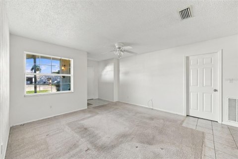 Villa ou maison à vendre à Pinellas Park, Floride: 4 chambres, 176.24 m2 № 2430447 - photo 14