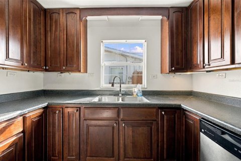 Villa ou maison à vendre à Pinellas Park, Floride: 4 chambres, 176.24 m2 № 2430447 - photo 9