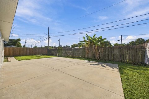 Villa ou maison à vendre à Pinellas Park, Floride: 4 chambres, 176.24 m2 № 2430447 - photo 25