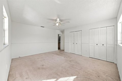 Villa ou maison à vendre à Pinellas Park, Floride: 4 chambres, 176.24 m2 № 2430447 - photo 18