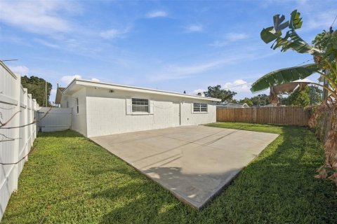 Villa ou maison à vendre à Pinellas Park, Floride: 4 chambres, 176.24 m2 № 2430447 - photo 26