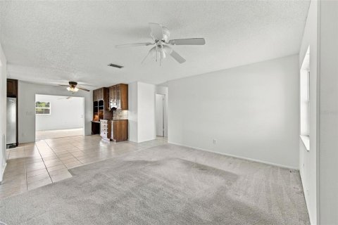 Villa ou maison à vendre à Pinellas Park, Floride: 4 chambres, 176.24 m2 № 2430447 - photo 13