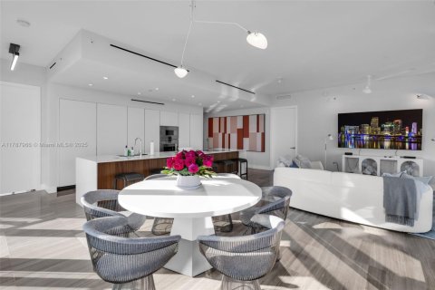 Condominio en venta en Miami Beach, Florida, 3 dormitorios, 198.16 m2 № 1863175 - foto 5