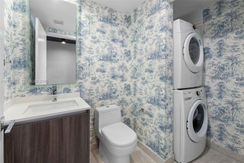 Condo in Miami, Florida, 2 bedrooms № 2392094 - photo 19