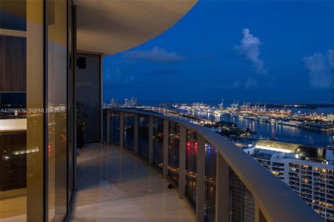 Condo in Miami, Florida, 2 bedrooms № 2392094 - photo 30