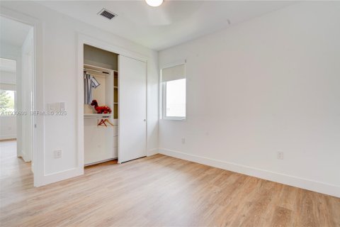 Touwnhouse à louer à Miami, Floride: 4 chambres, 277.96 m2 № 1989459 - photo 19