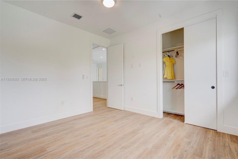 Touwnhouse à louer à Miami, Floride: 4 chambres, 277.96 m2 № 1989459 - photo 20