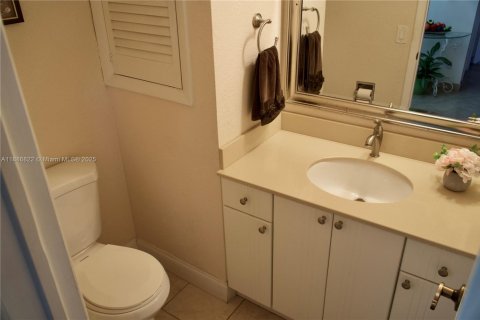 Condo in Pembroke Pines, Florida, 1 bedroom  № 1941648 - photo 9