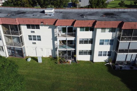 Condo in Pembroke Pines, Florida, 1 bedroom  № 1941648 - photo 4