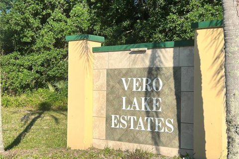 Land in Vero Beach, Florida № 2206223 - photo 2