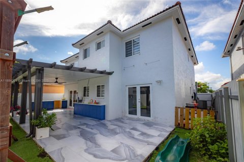 Villa ou maison à vendre à Miami, Floride: 3 chambres, 229.19 m2 № 1932261 - photo 5