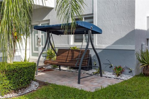 Villa ou maison à vendre à Miami, Floride: 3 chambres, 229.19 m2 № 1932261 - photo 3