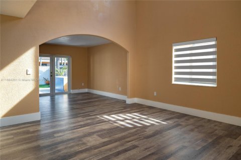 Villa ou maison à vendre à Miami, Floride: 3 chambres, 229.19 m2 № 1932261 - photo 9