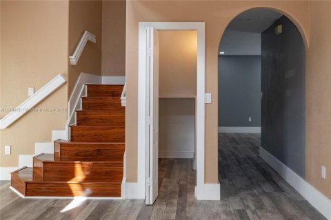 Villa ou maison à vendre à Miami, Floride: 3 chambres, 229.19 m2 № 1932261 - photo 27