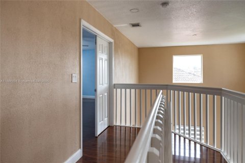 Villa ou maison à vendre à Miami, Floride: 3 chambres, 229.19 m2 № 1932261 - photo 30