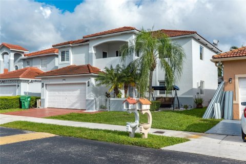 Villa ou maison à vendre à Miami, Floride: 3 chambres, 229.19 m2 № 1932261 - photo 2