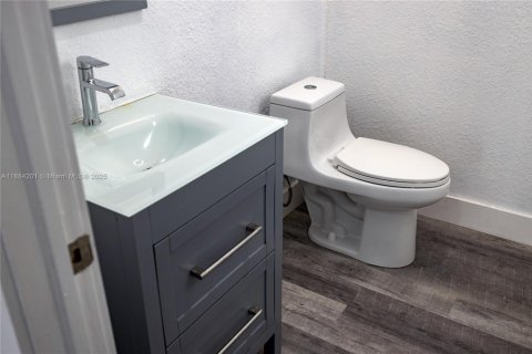 Villa ou maison à vendre à Miami, Floride: 3 chambres, 229.19 m2 № 1932261 - photo 21