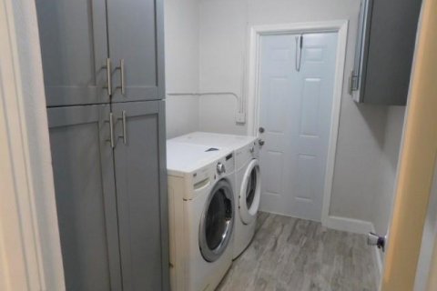 House in Cooper City, Florida 3 bedrooms, 94.3 sq.m. № 2083996 - photo 7