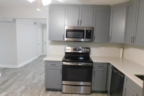 House in Cooper City, Florida 3 bedrooms, 94.3 sq.m. № 2083996 - photo 6