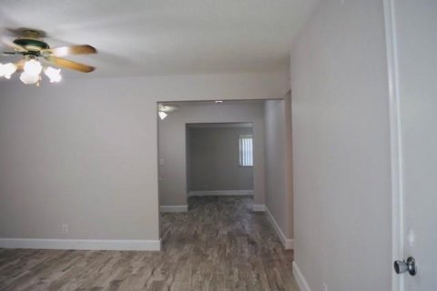 House in Cooper City, Florida 3 bedrooms, 94.3 sq.m. № 2083996 - photo 2