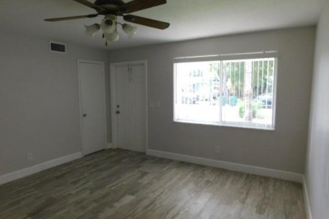 House in Cooper City, Florida 3 bedrooms, 94.3 sq.m. № 2083996 - photo 12