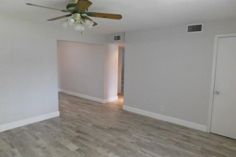 House in Cooper City, Florida 3 bedrooms, 94.3 sq.m. № 2083996 - photo 13
