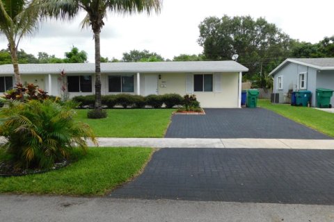 House in Cooper City, Florida 3 bedrooms, 94.3 sq.m. № 2083996